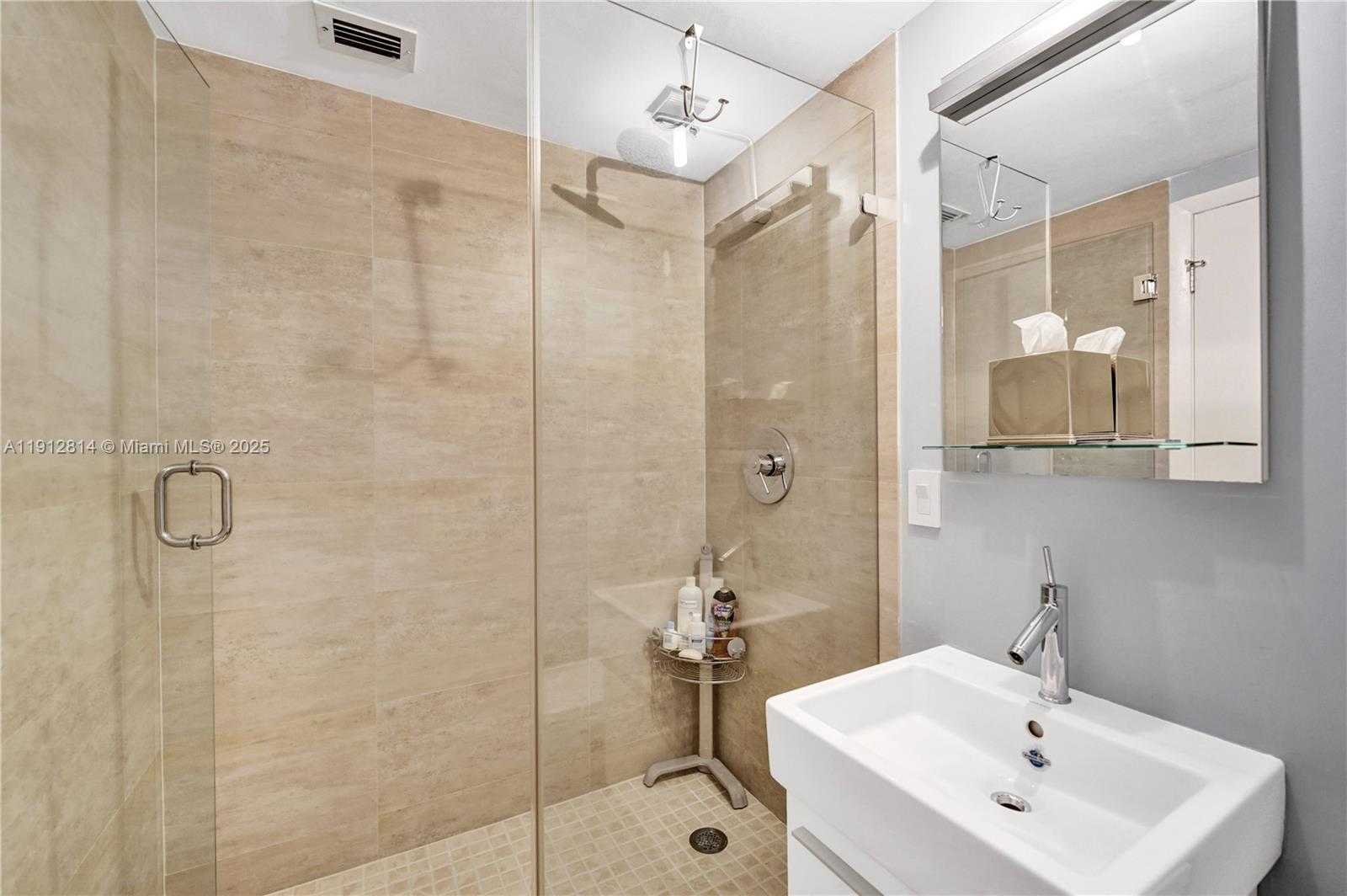 Imagen de Pequeño Objeto