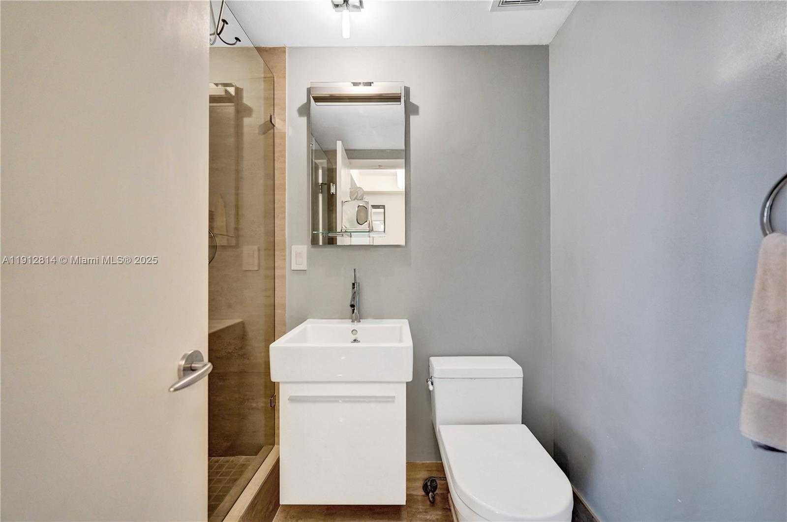 Imagen de Pequeño Objeto