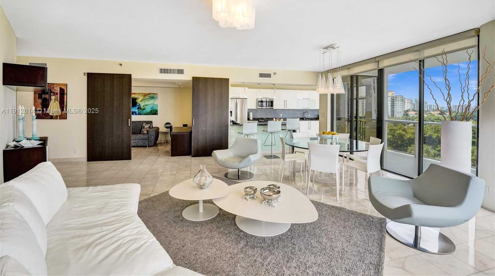 Imagen de Pequeño Objeto