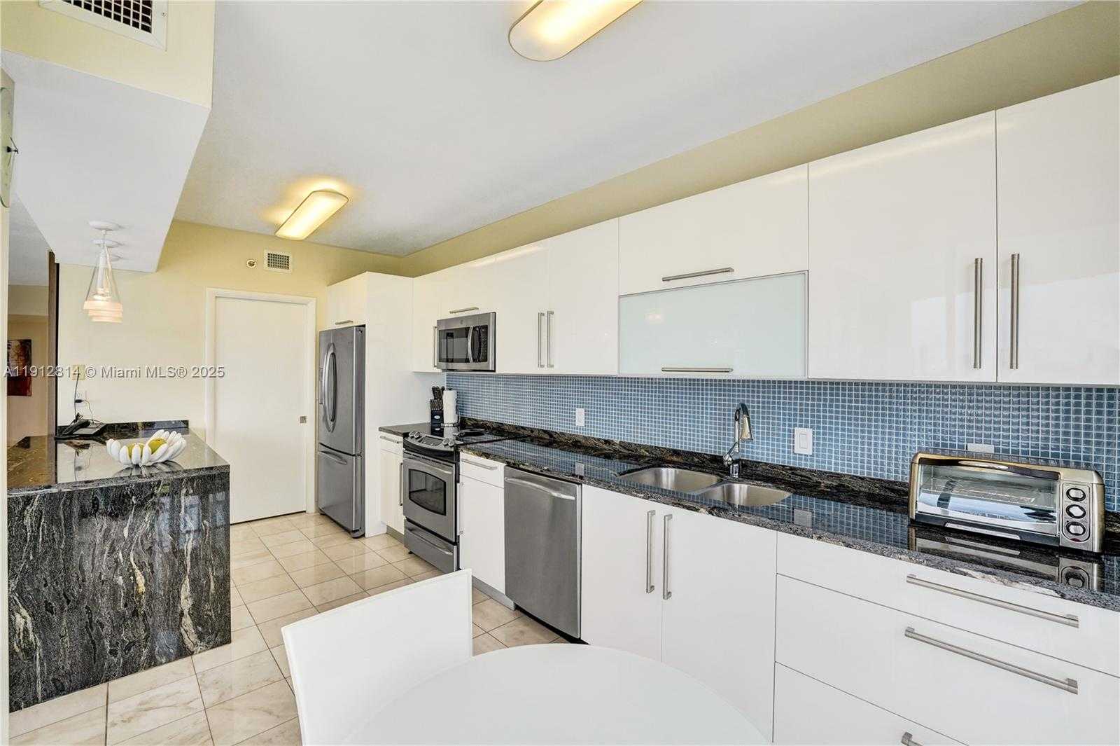 Imagen de Pequeño Objeto