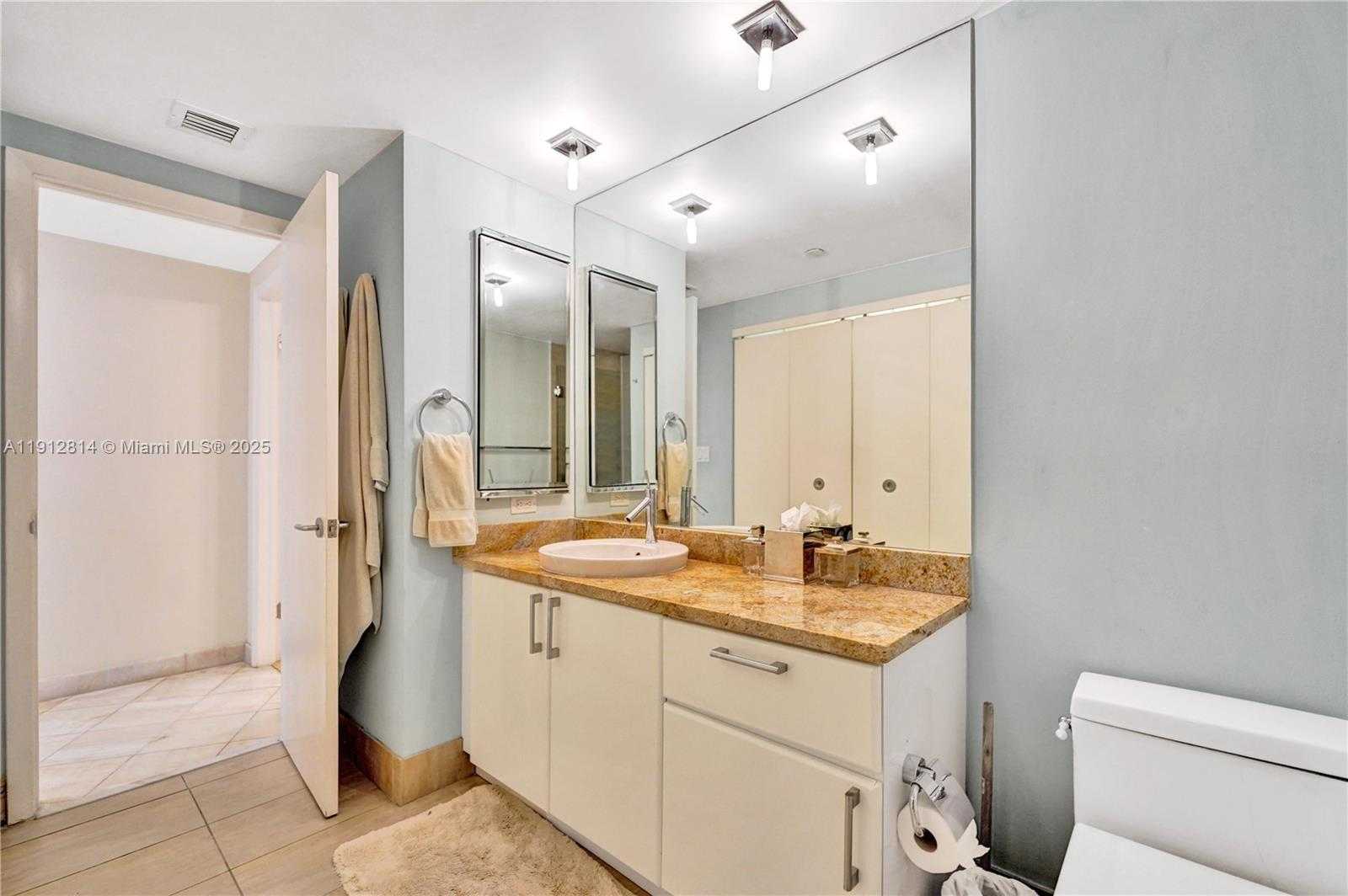 Imagen de Pequeño Objeto