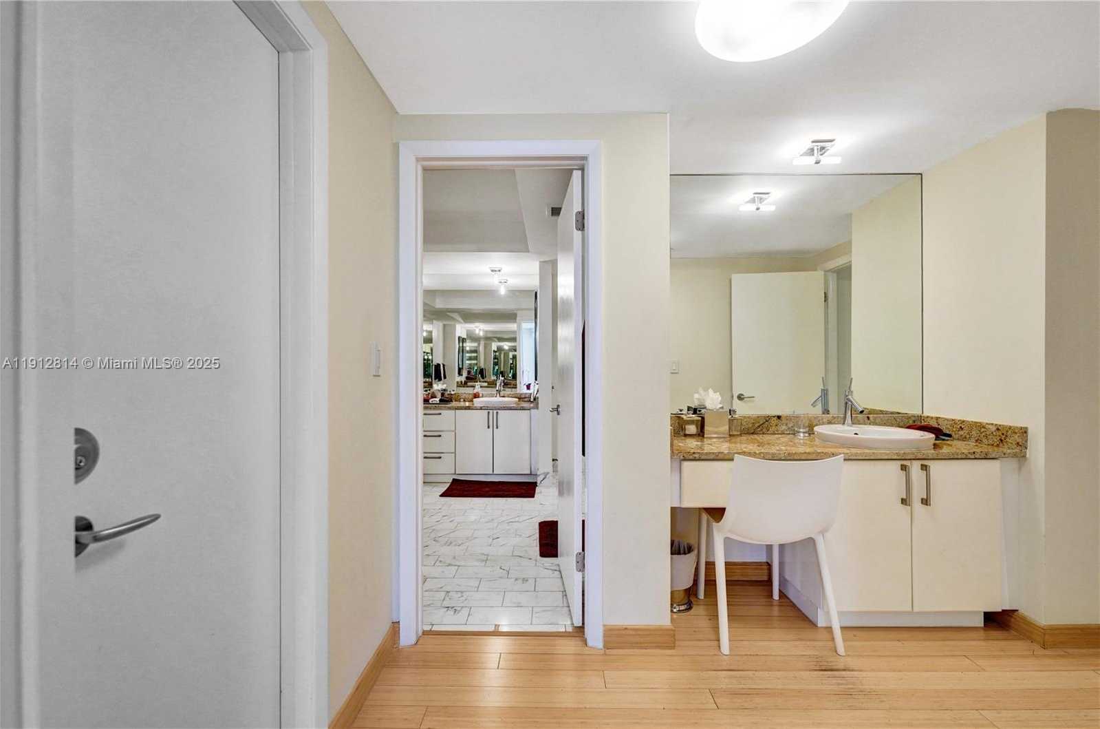 Imagen de Pequeño Objeto