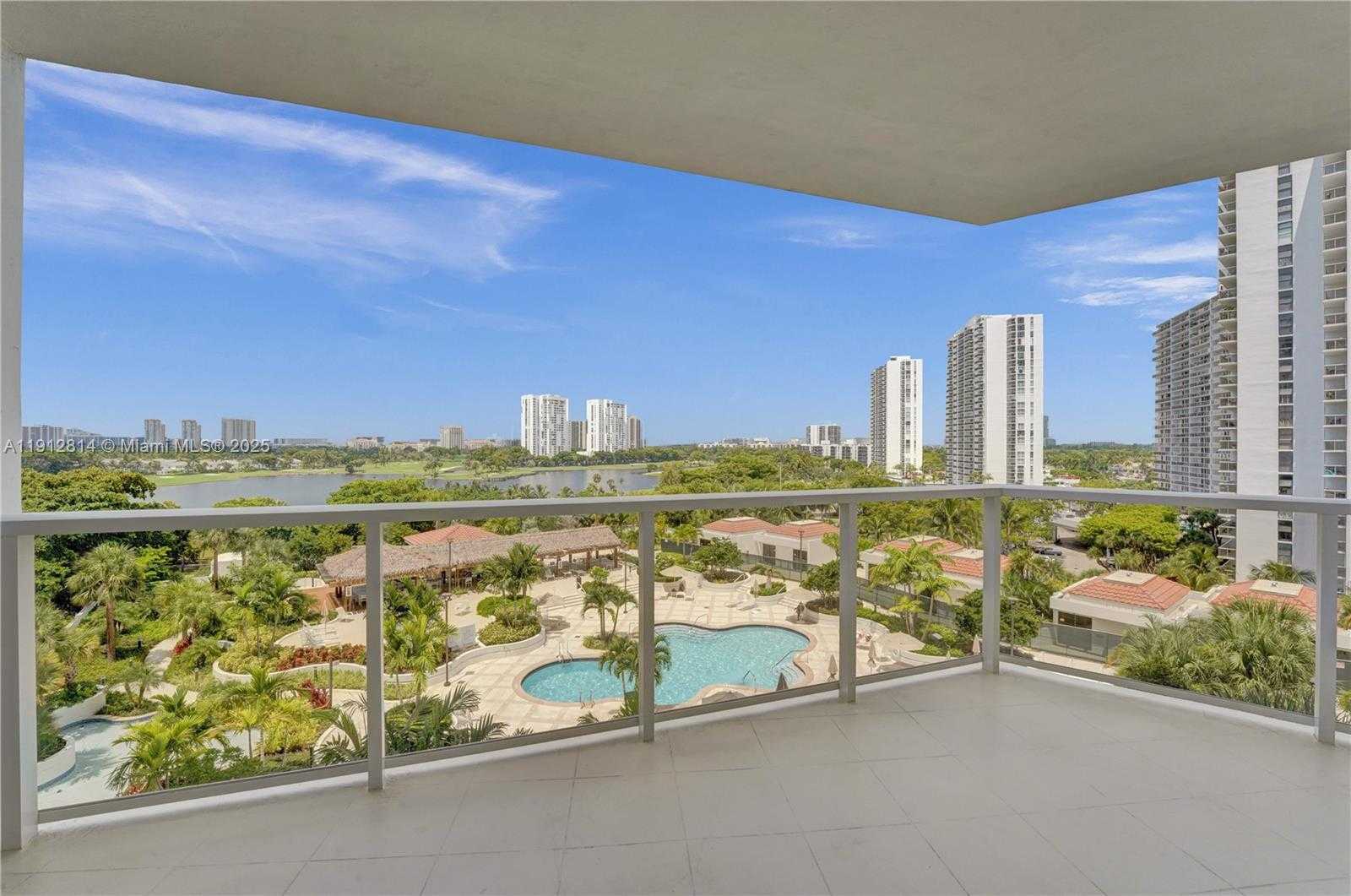 Imagen de Pequeño Objeto