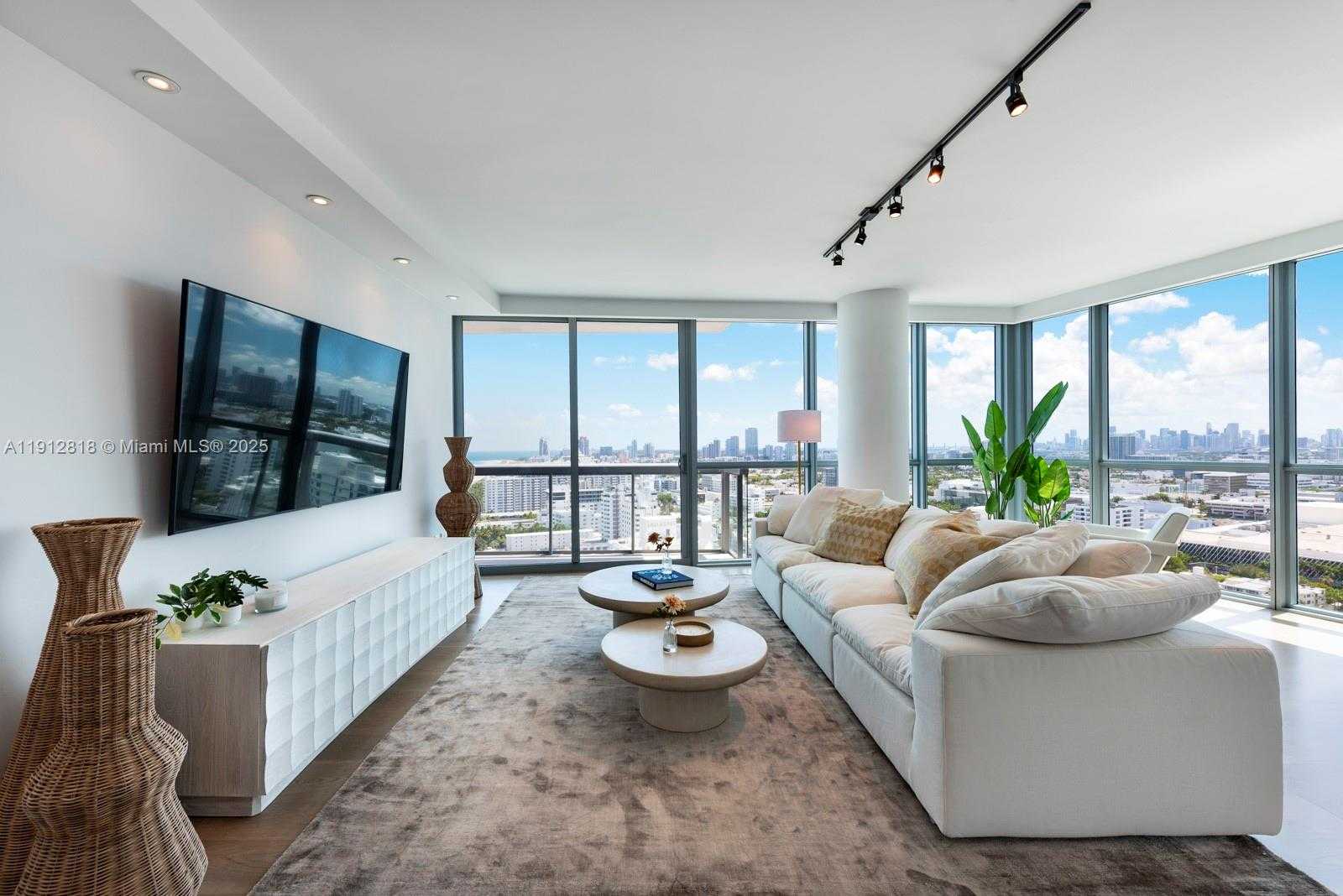 Small Image of 101 20TH ST #3006, Miami Beach Number 2