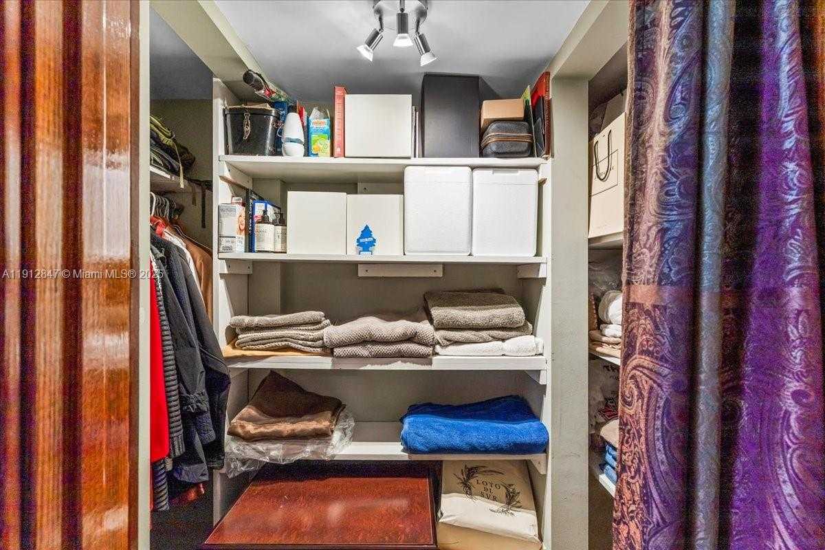 Small Image of 1627 BRICKELL AVE #1401, Miami Number 15