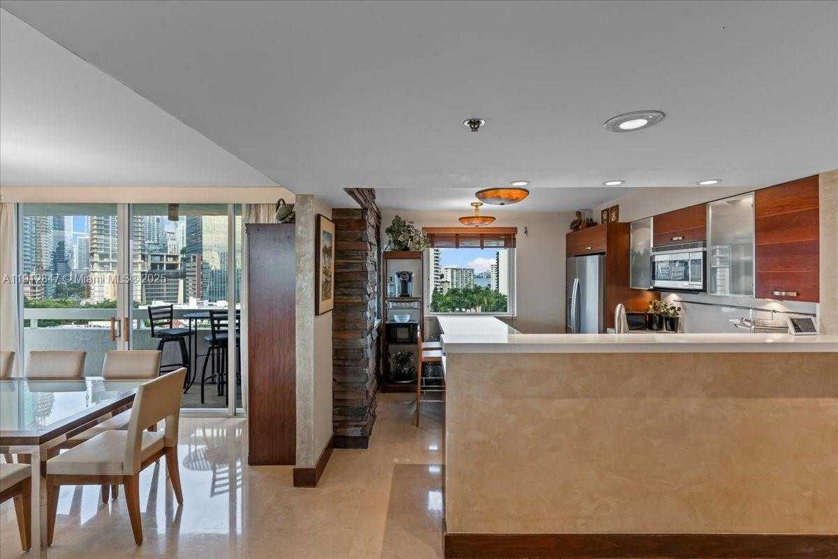 Small Image of 1627 BRICKELL AVE #1401, Miami Number 27