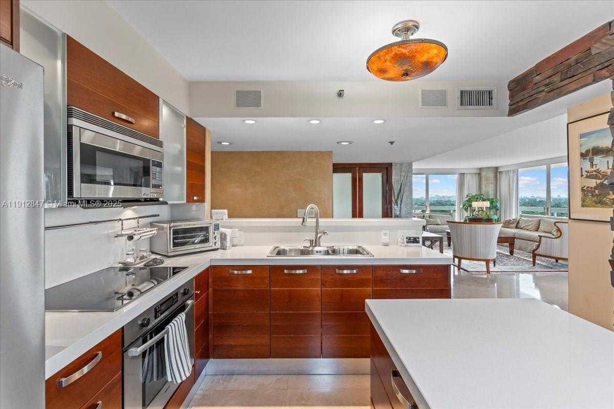 Small Image of 1627 BRICKELL AVE #1401, Miami Number 28