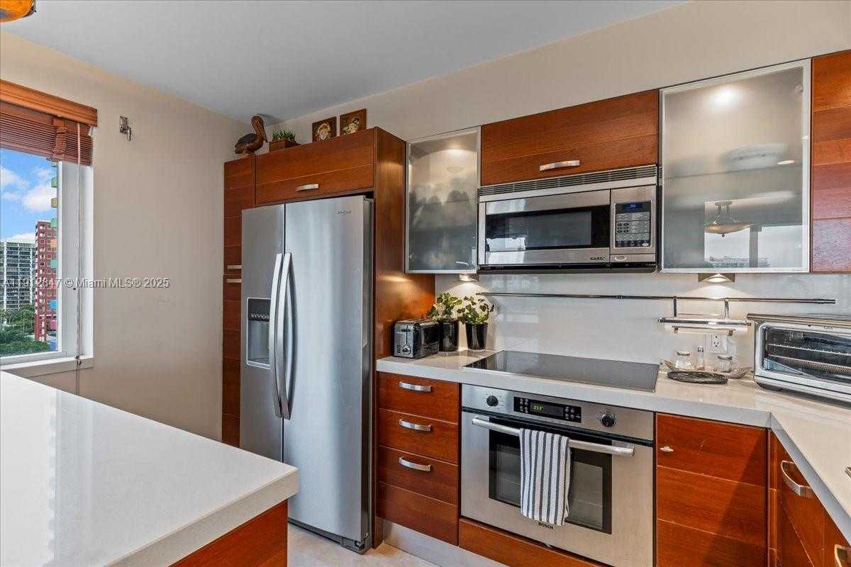 Small Image of 1627 BRICKELL AVE #1401, Miami Number 30