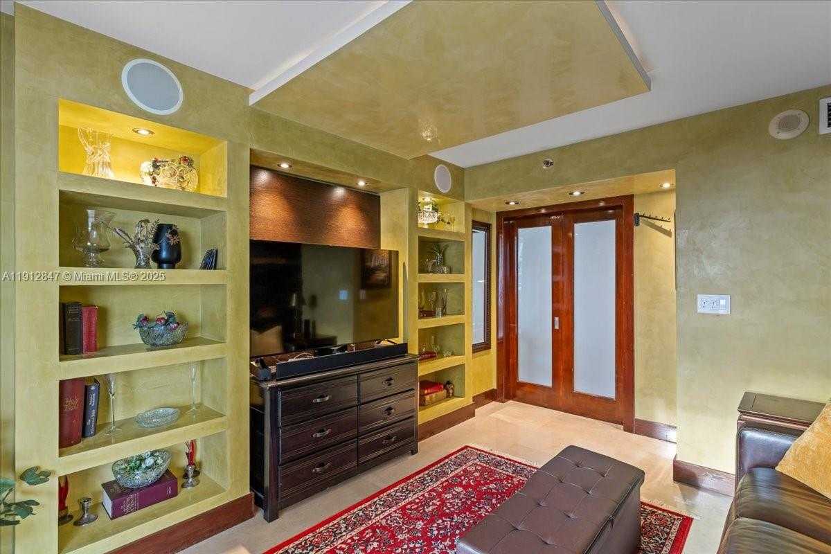 Small Image of 1627 BRICKELL AVE #1401, Miami Number 37