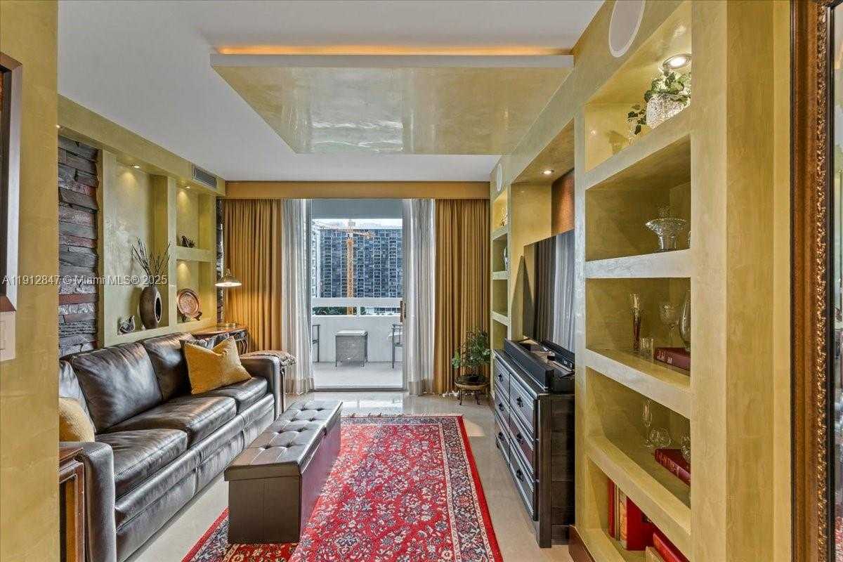 Small Image of 1627 BRICKELL AVE #1401, Miami Number 39