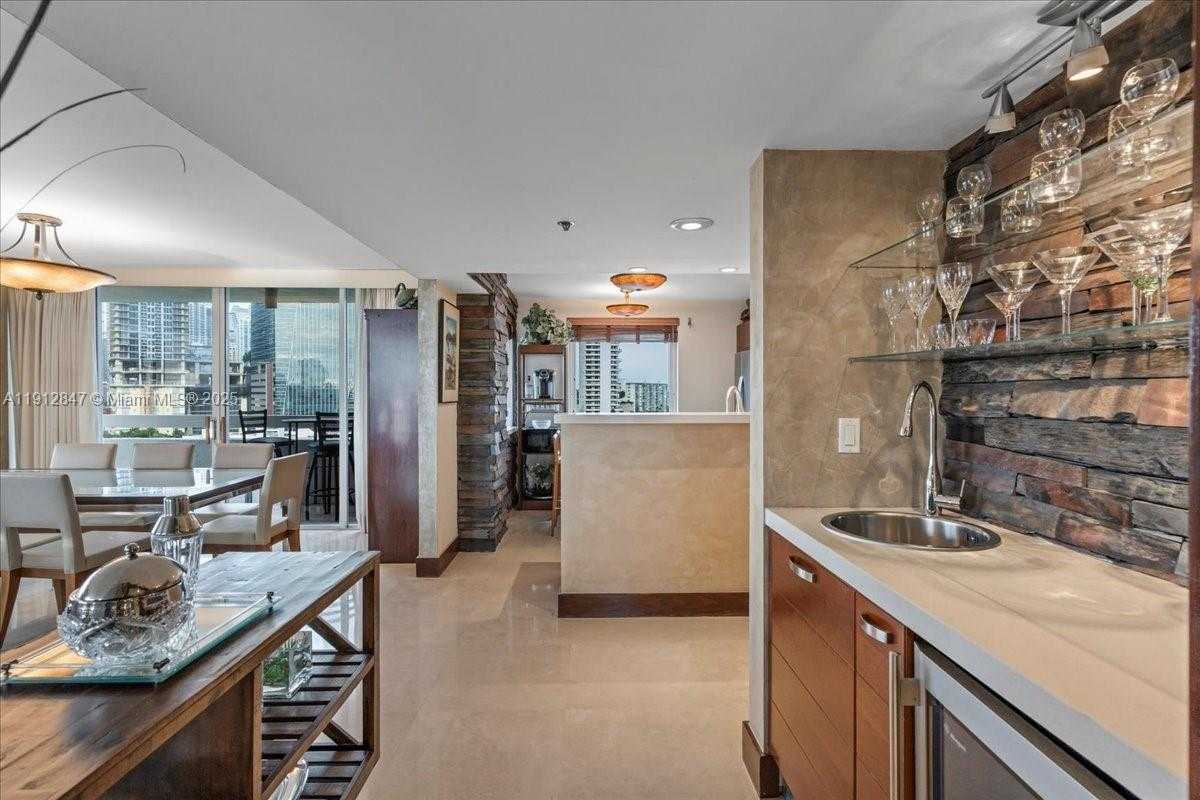 Small Image of 1627 BRICKELL AVE #1401, Miami Number 40