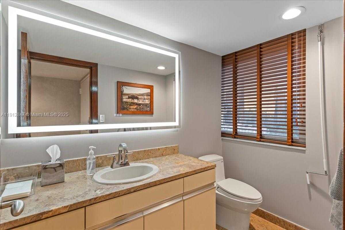 Small Image of 1627 BRICKELL AVE #1401, Miami Number 49