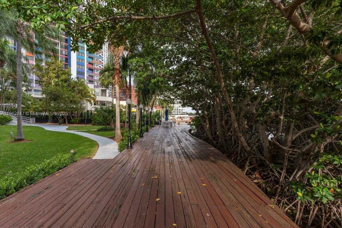 Small Image of 1627 BRICKELL AVE #1401, Miami Number 56