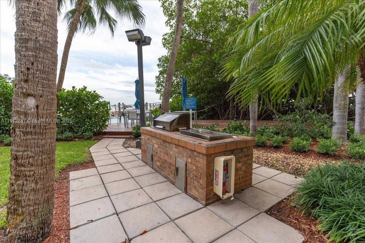 Small Image of 1627 BRICKELL AVE #1401, Miami Number 58