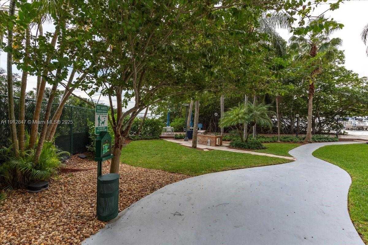 Small Image of 1627 BRICKELL AVE #1401, Miami Number 59