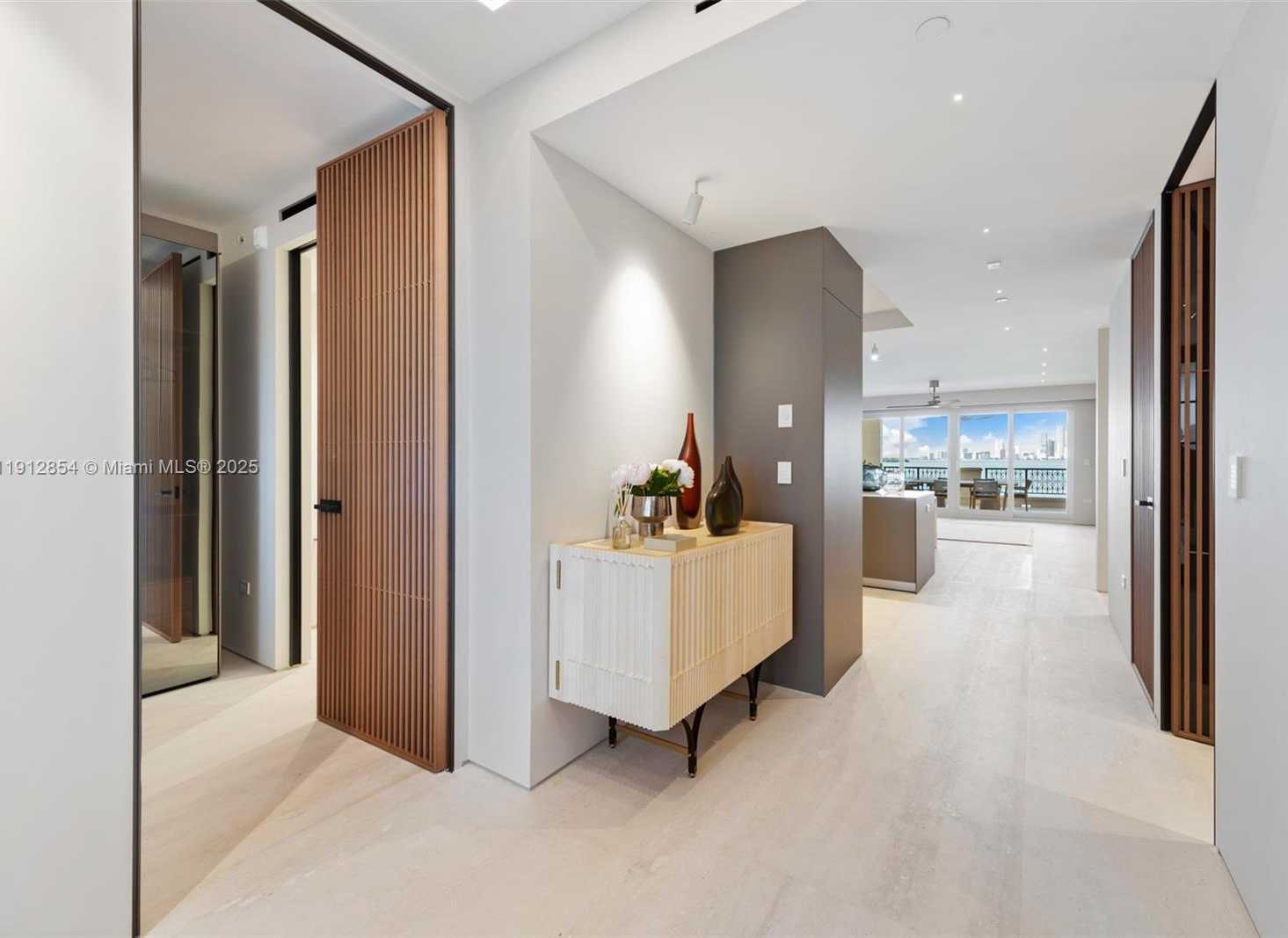 Small Image of 4922 FISHER ISLAND DR #4922, Miami Beach Number 15