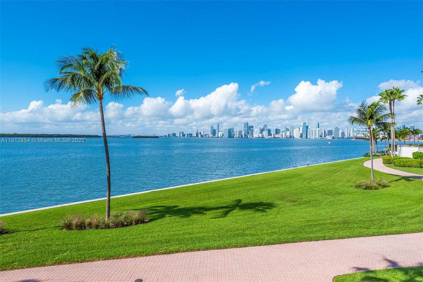 Small Image of 4922 FISHER ISLAND DR #4922, Miami Beach Number 32