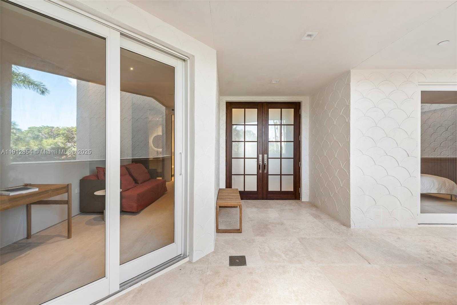 Small Image of 4922 FISHER ISLAND DR #4922, Miami Beach Number 35