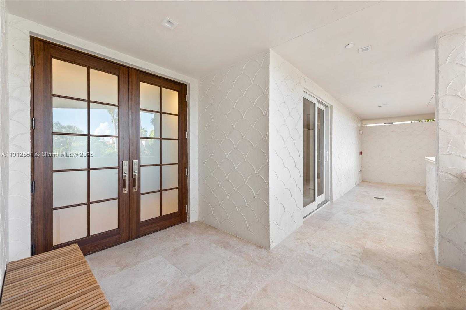 Small Image of 4922 FISHER ISLAND DR #4922, Miami Beach Number 36