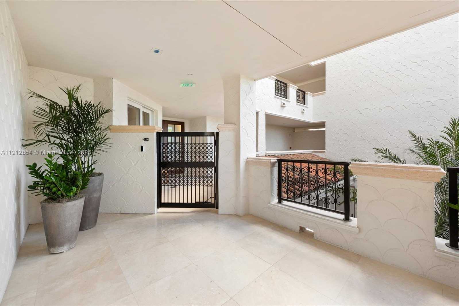 Small Image of 4922 FISHER ISLAND DR #4922, Miami Beach Number 37