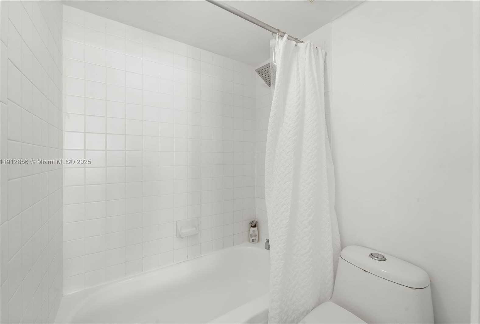 Small Image of 540 BRICKELL KEY DR #1406, Miami Number 20