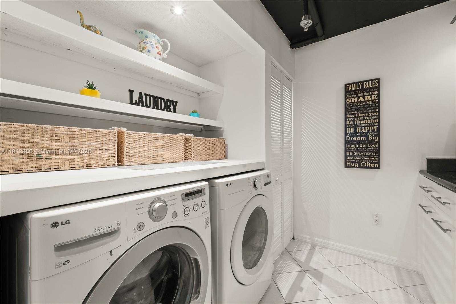 Small Image of 540 BRICKELL KEY DR #1406, Miami Number 21