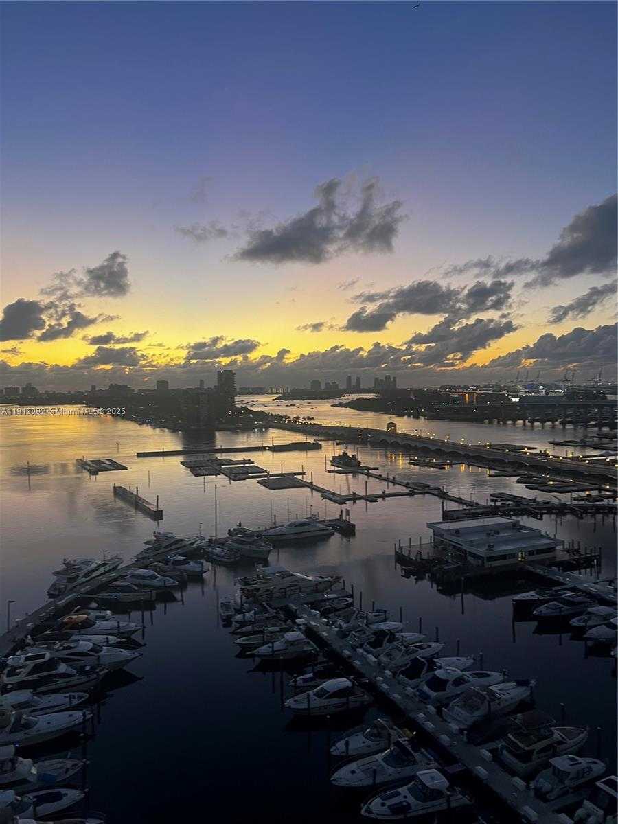 Small Image of 1717 NORTH BAYSHORE DR #A-1734, Miami Number 14