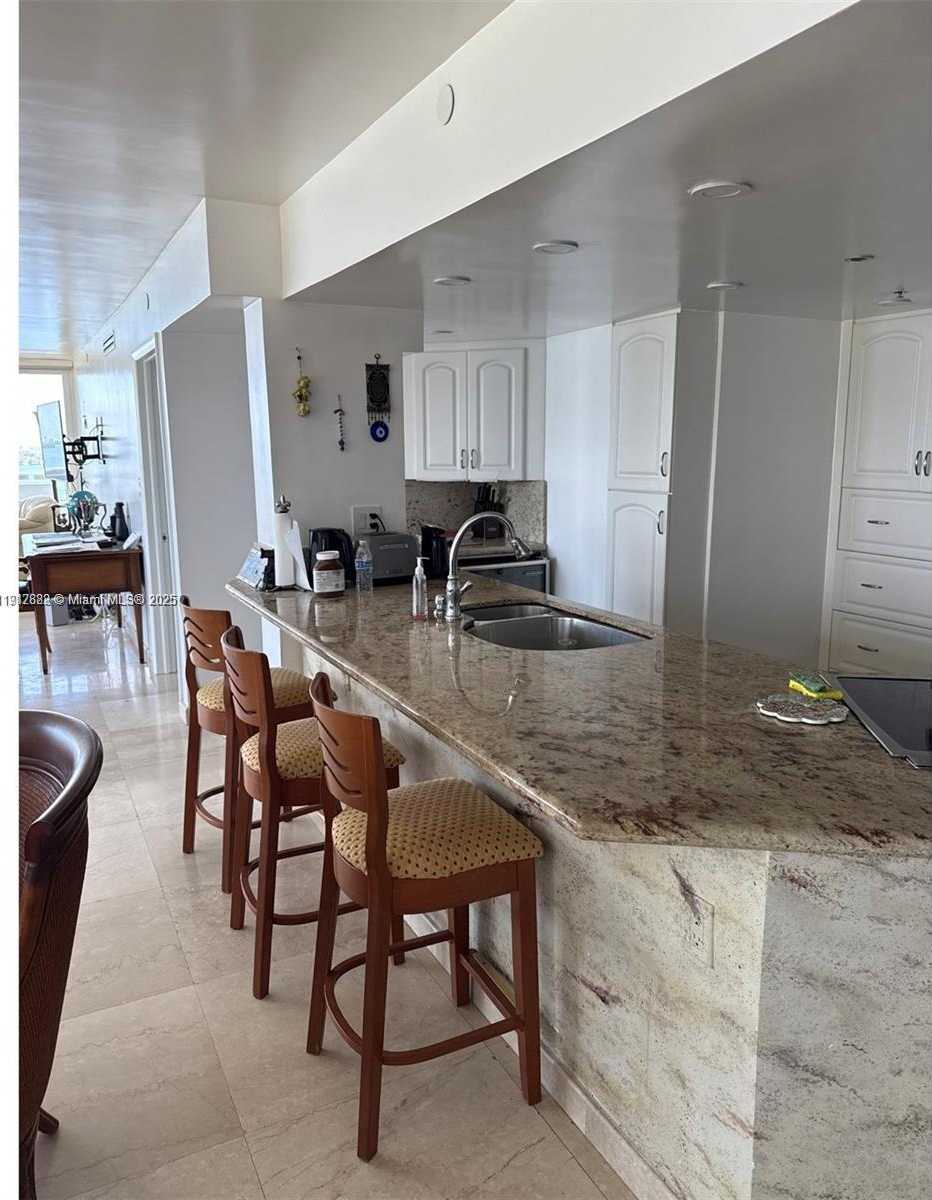 Small Image of 1717 NORTH BAYSHORE DR #A-1734, Miami Number 23