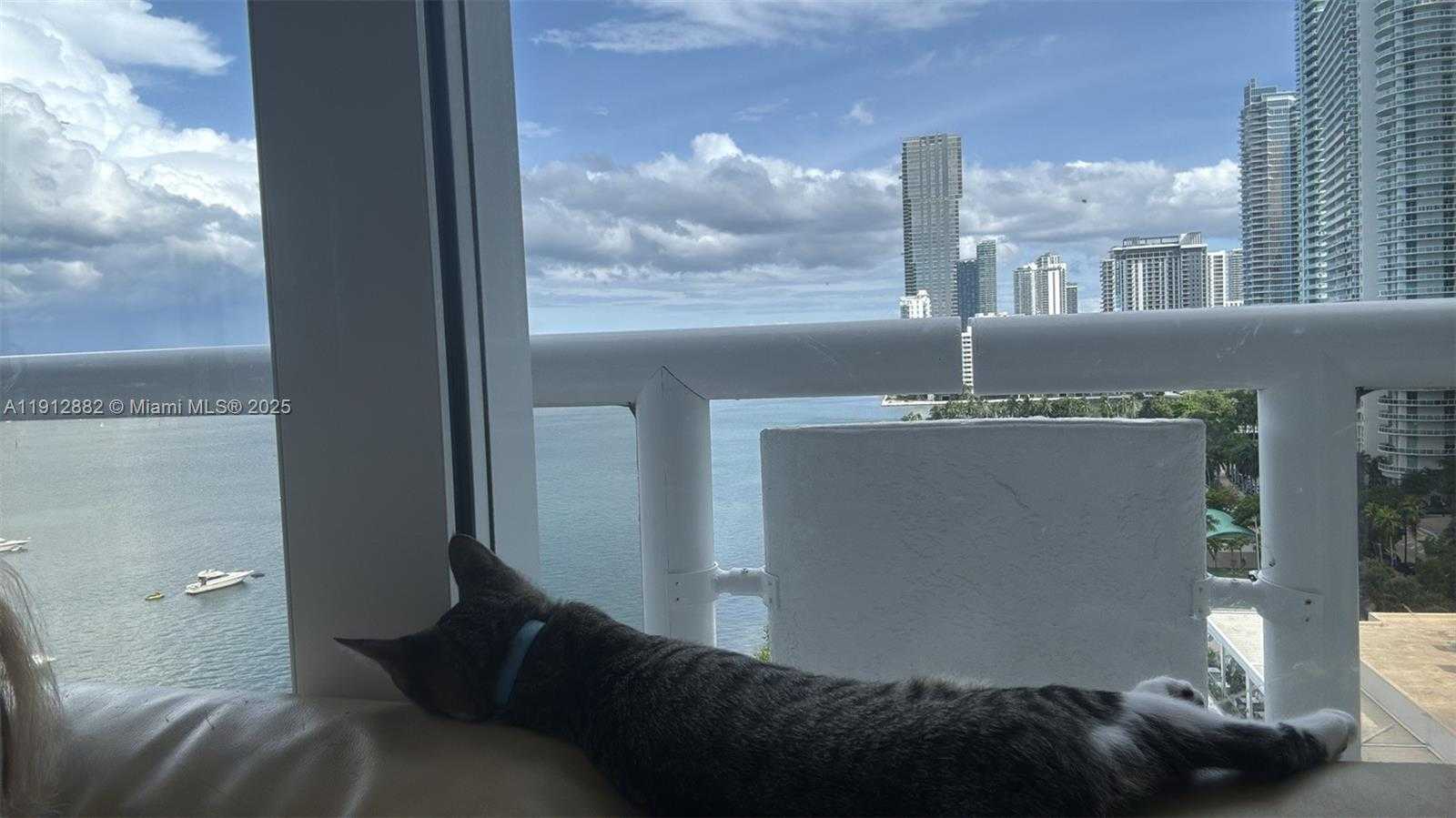 Small Image of 1717 NORTH BAYSHORE DR #A-1734, Miami Number 6