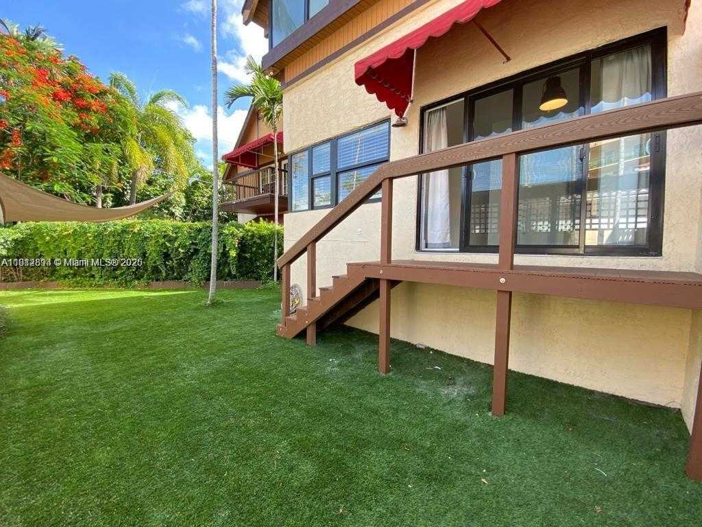 Small Image of 1890 BRICKELL AVE #4, Miami Number 3