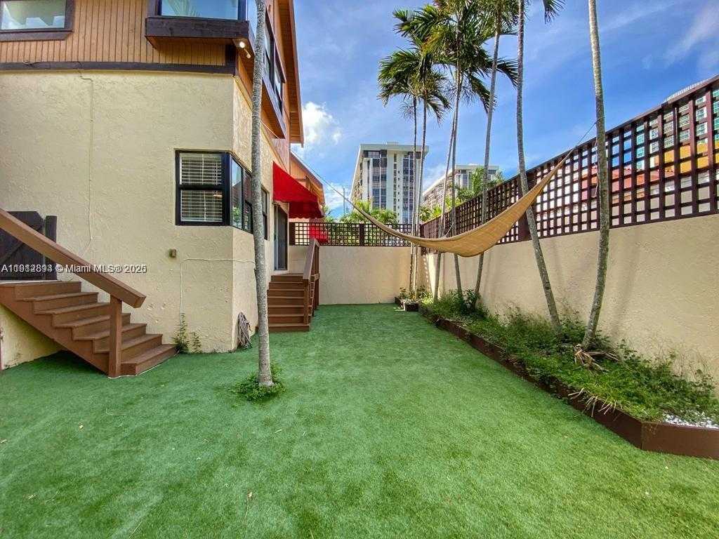 Small Image of 1890 BRICKELL AVE #4, Miami Number 8