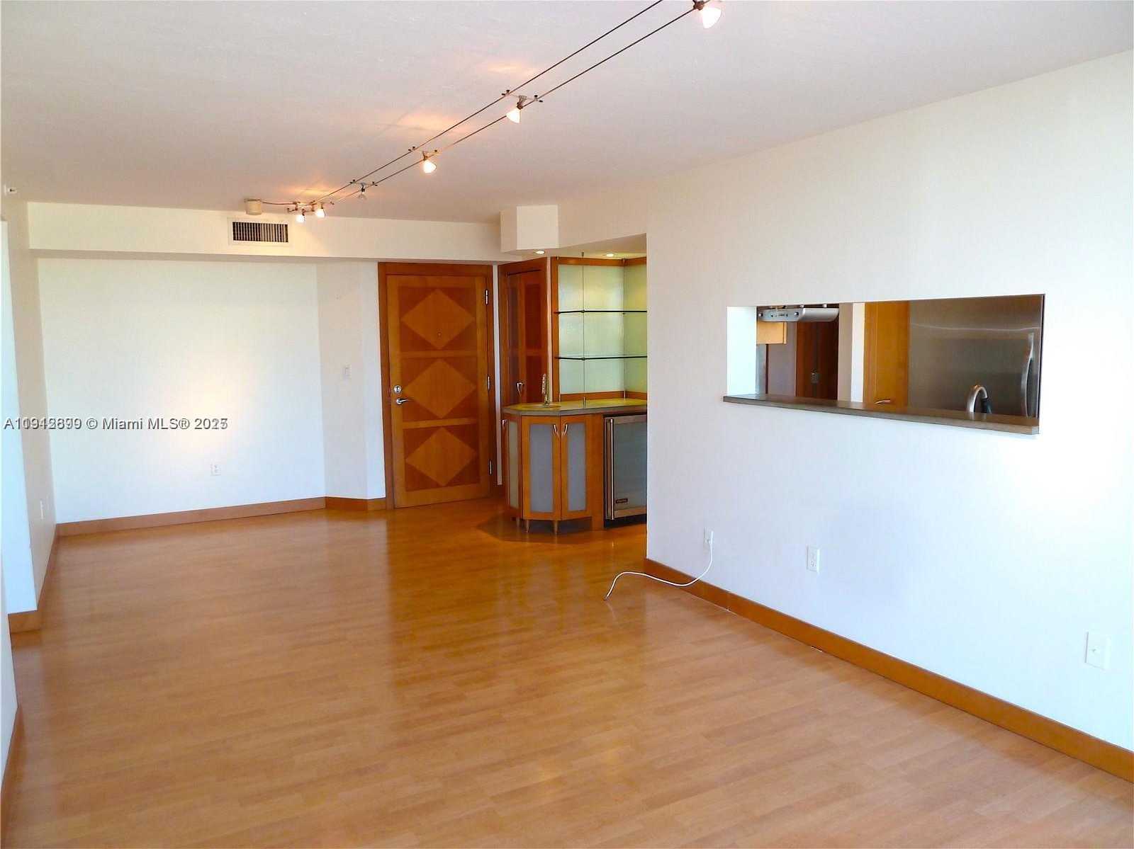 Small Image of 1688 WEST AVE #405, Miami Beach Number 12