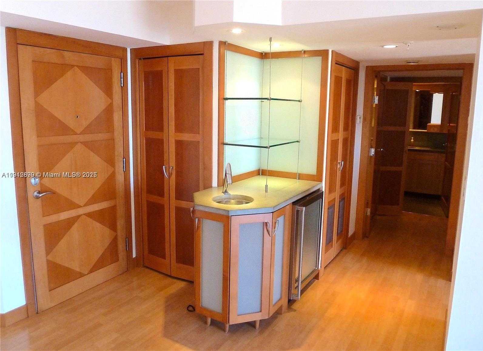 Small Image of 1688 WEST AVE #405, Miami Beach Number 14