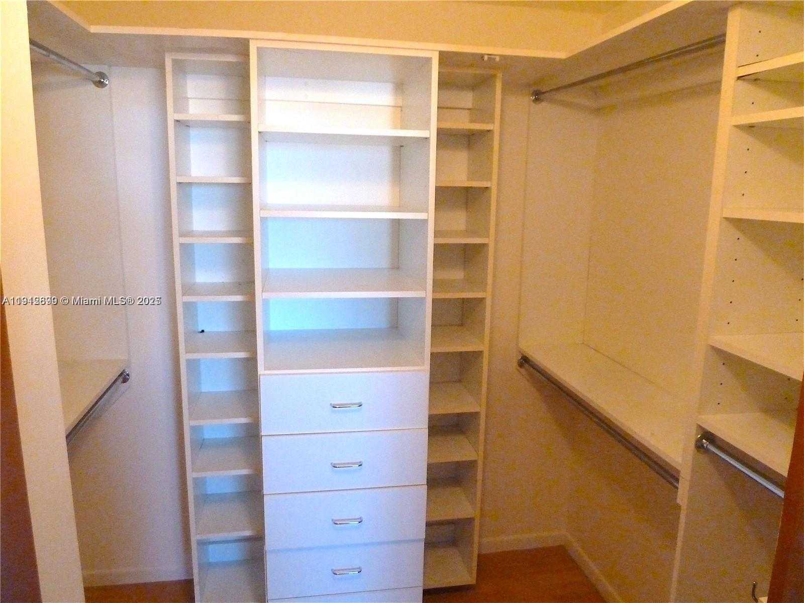 Small Image of 1688 WEST AVE #405, Miami Beach Number 25