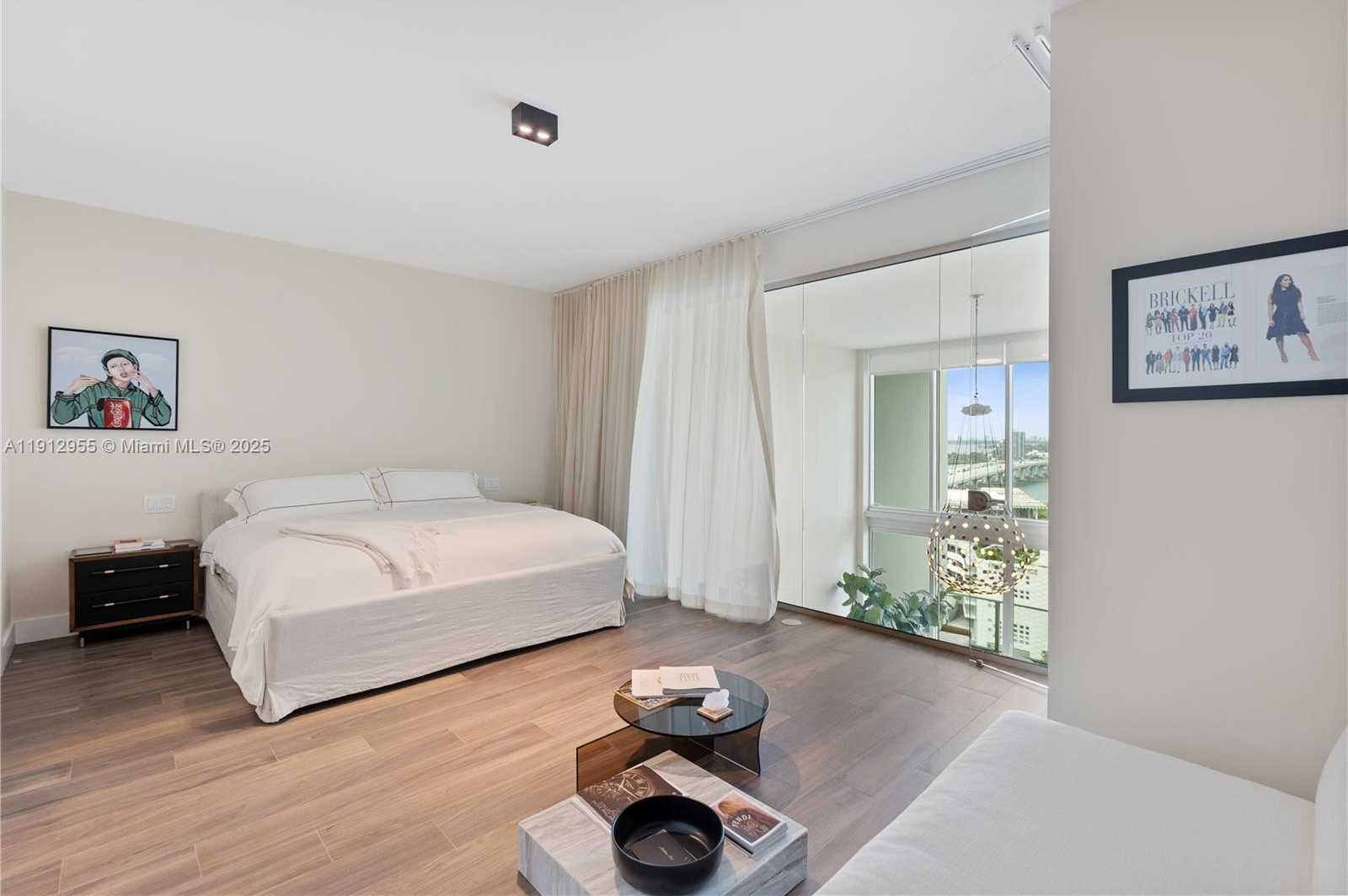 Small Image of 1040 BISCAYNE BLVD #1602, Miami Number 16