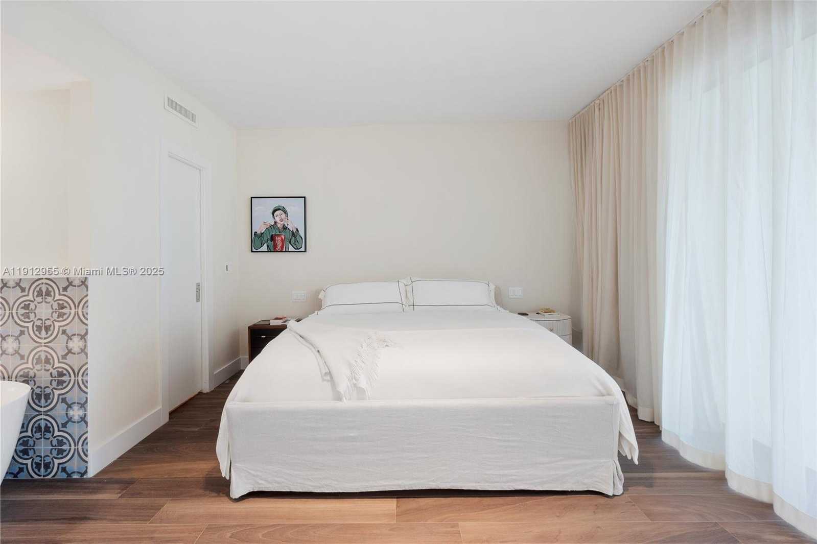 Small Image of 1040 BISCAYNE BLVD #1602, Miami Number 18