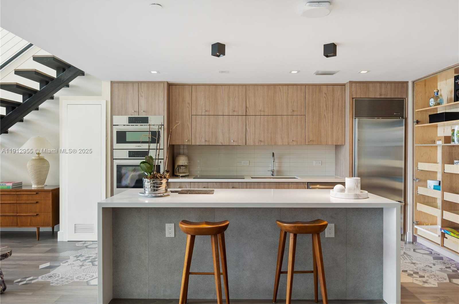 Small Image of 1040 BISCAYNE BLVD #1602, Miami Number 3