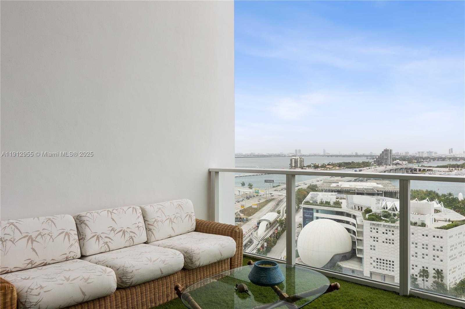 Small Image of 1040 BISCAYNE BLVD #1602, Miami Number 32
