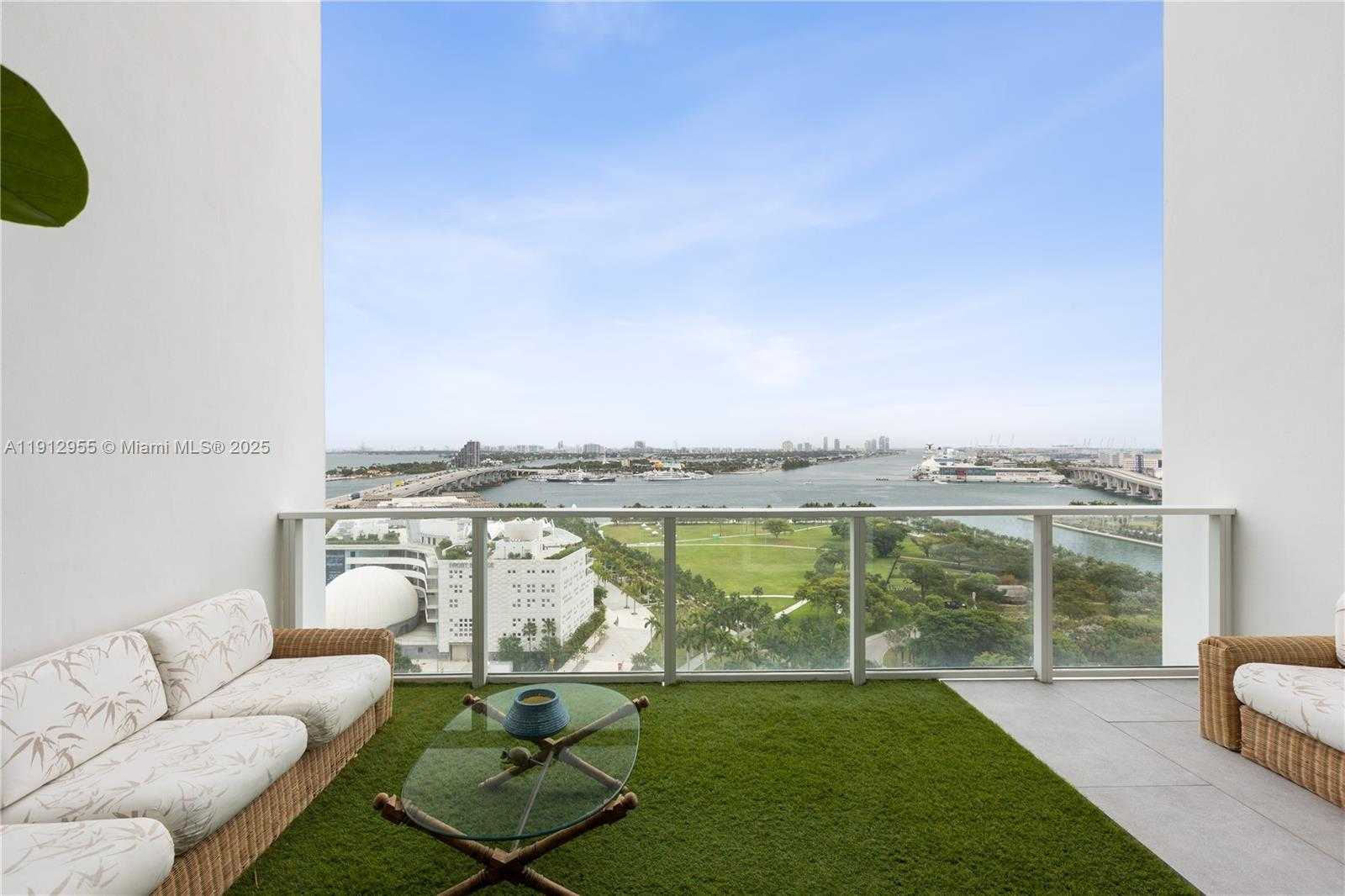 Small Image of 1040 BISCAYNE BLVD #1602, Miami Number 33