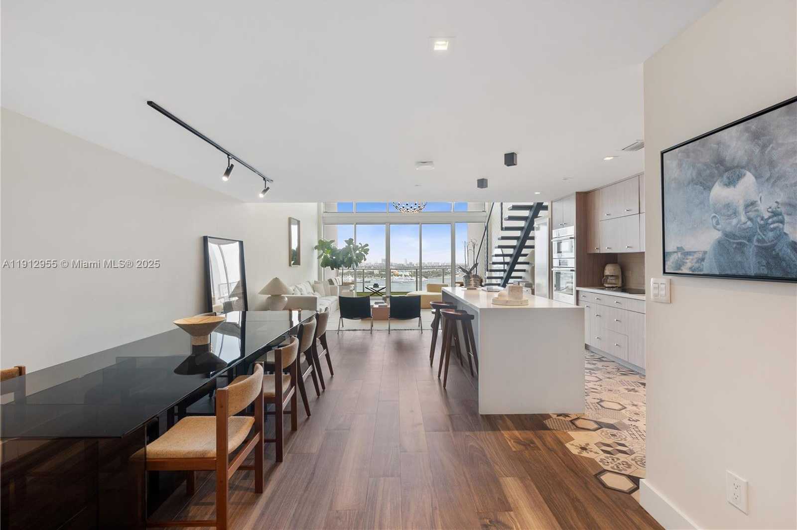 Small Image of 1040 BISCAYNE BLVD #1602, Miami Number 6