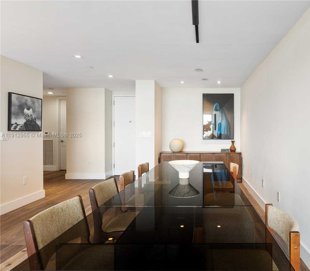 Small Image of 1040 BISCAYNE BLVD #1602, Miami Number 8