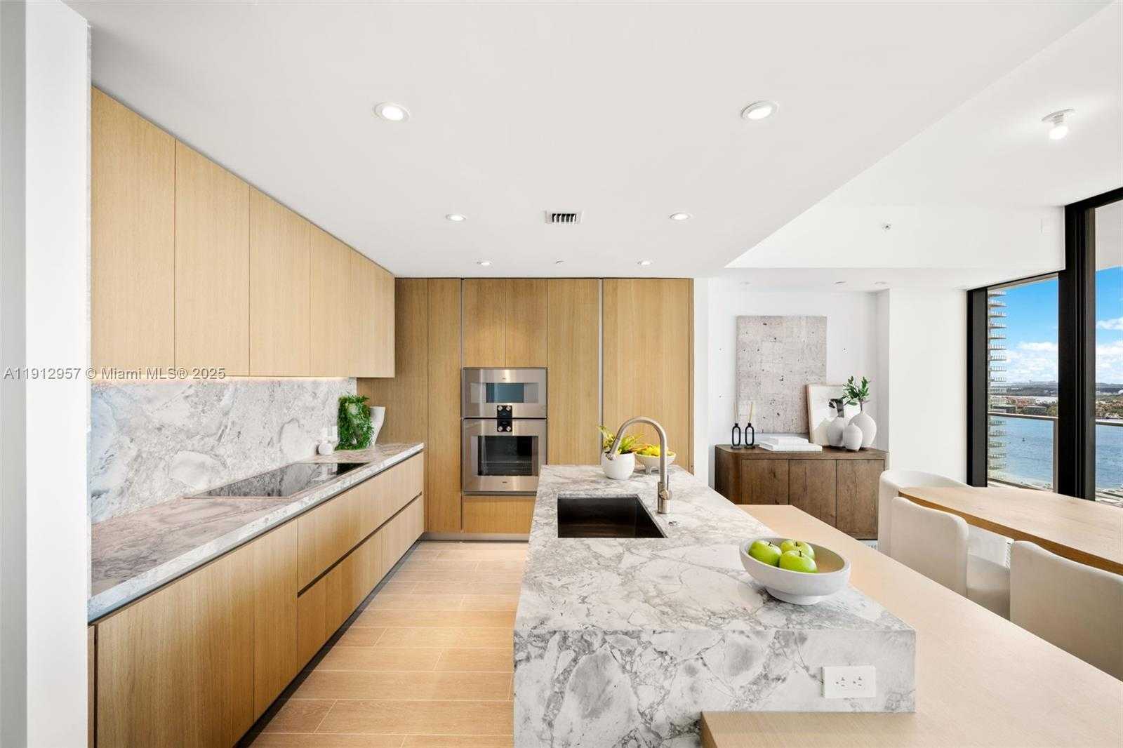 Small Image of 500 ALTON RD #2303, Miami Beach Number 11