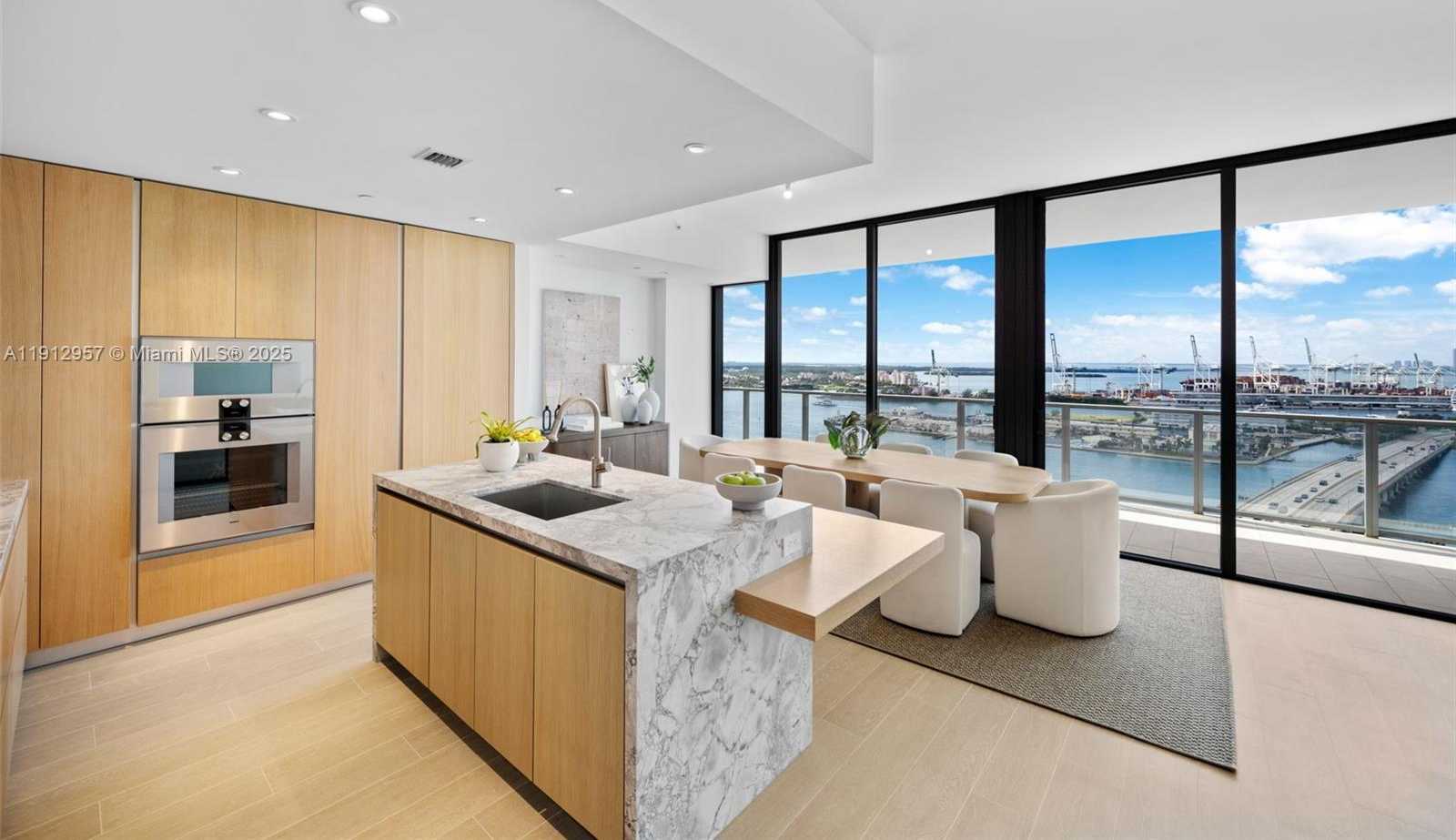 Small Image of 500 ALTON RD #2303, Miami Beach Number 12