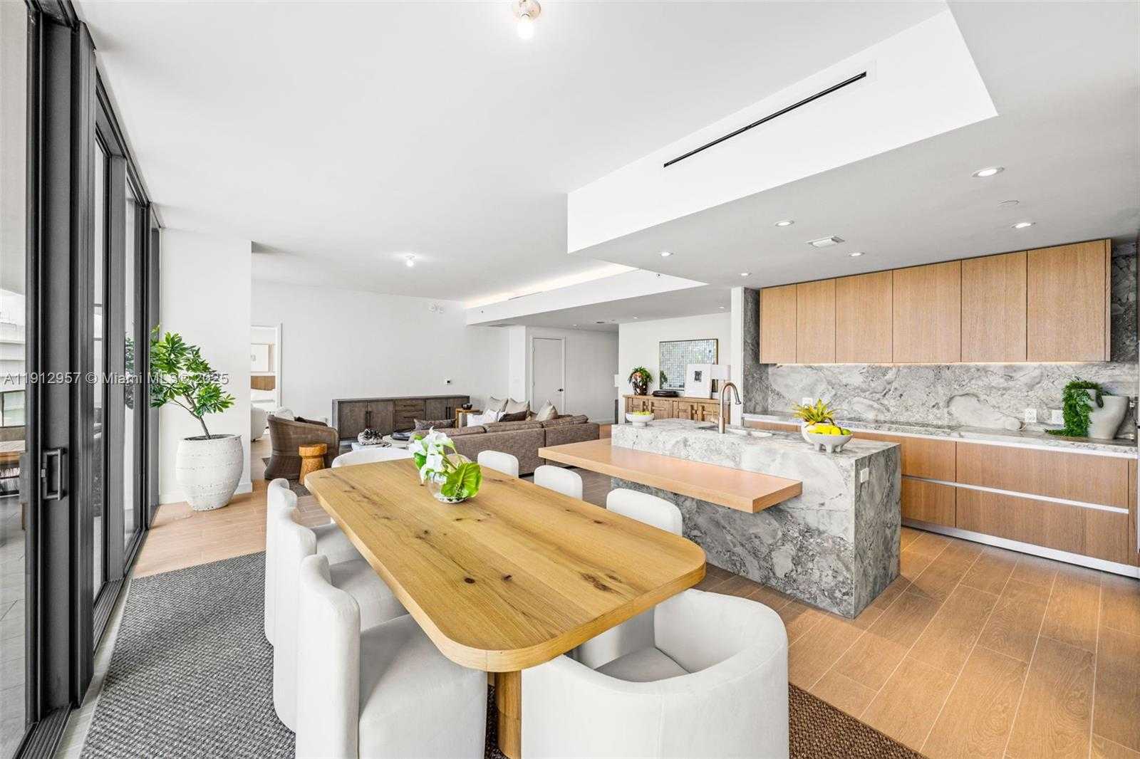 Small Image of 500 ALTON RD #2303, Miami Beach Number 14