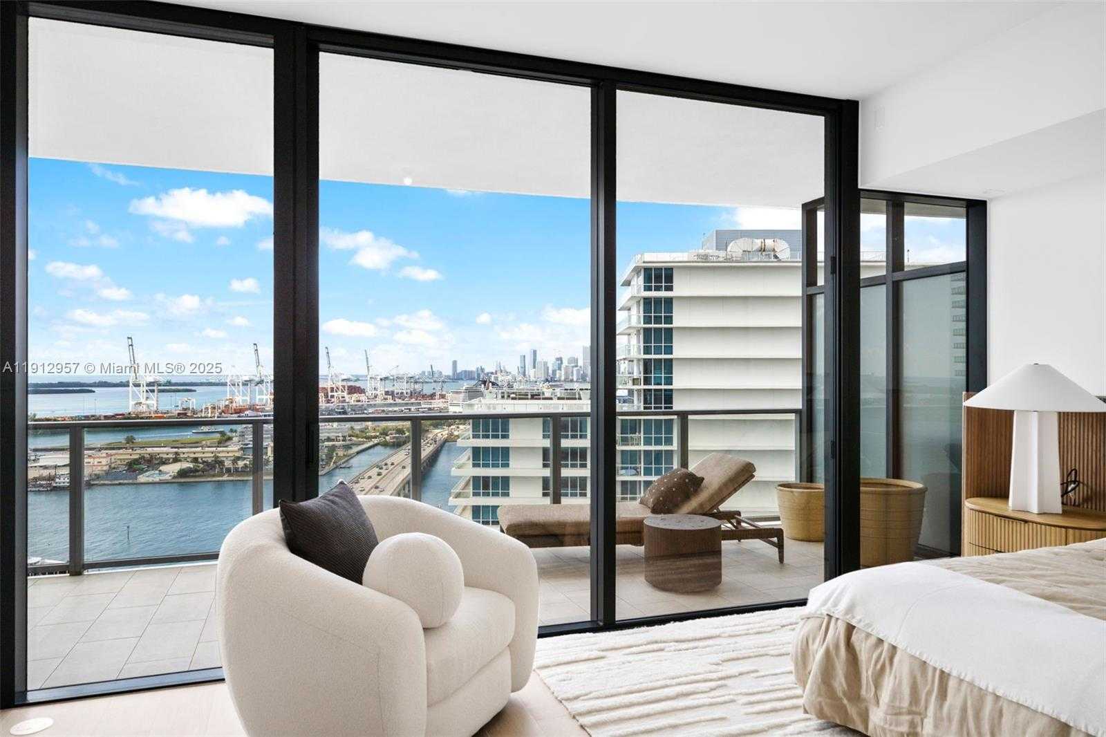 Small Image of 500 ALTON RD #2303, Miami Beach Number 17