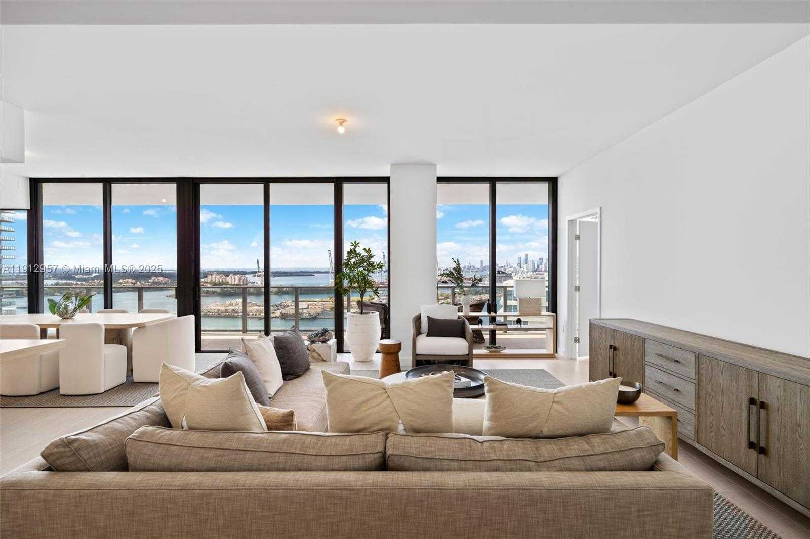 Small Image of 500 ALTON RD #2303, Miami Beach Number 2