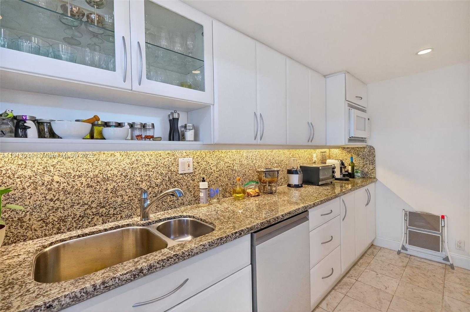 Small Image of 181 CRANDON BLVD #106, Key Biscayne Number 28