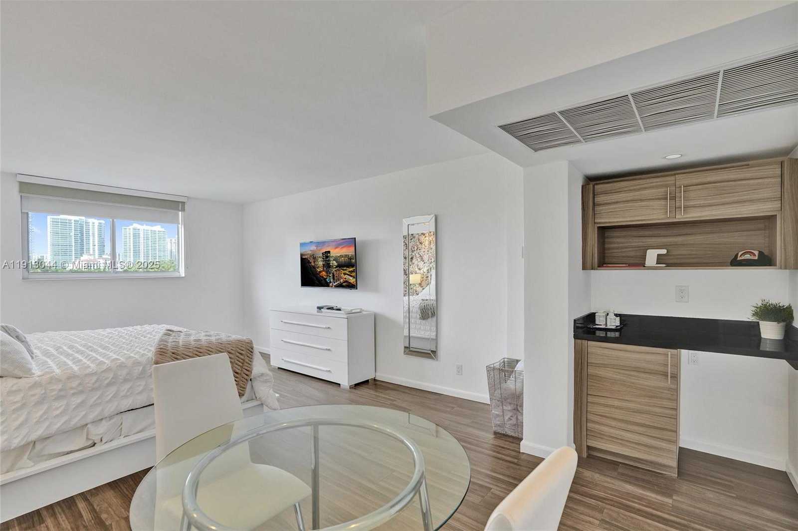 Small Image of 19370 COLLINS AVE #426, Sunny Isles Beach Number 21
