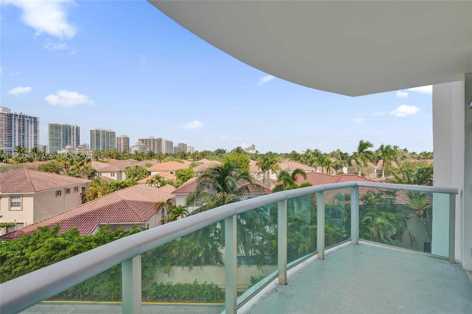 Small Image of 19370 COLLINS AVE #426, Sunny Isles Beach Number 4