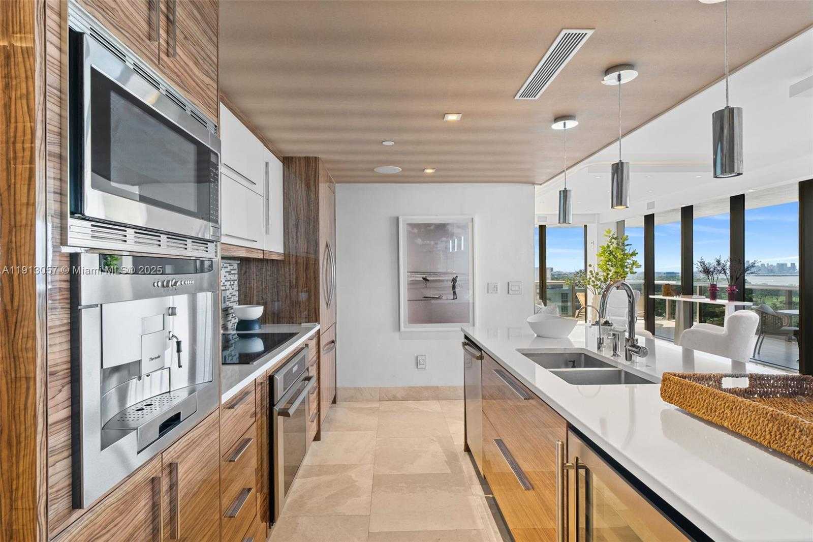 Small Image of 5875 COLLINS AVE #1908, Miami Beach Number 11